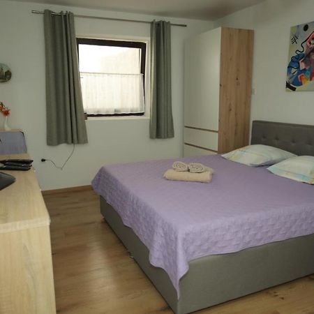 Apartments Noemi Malinska Luaran gambar