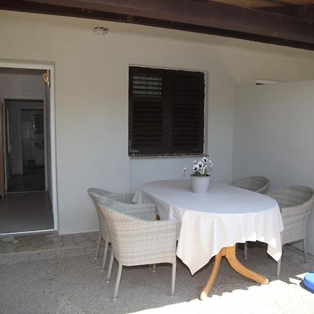 Apartments Noemi Malinska Luaran gambar