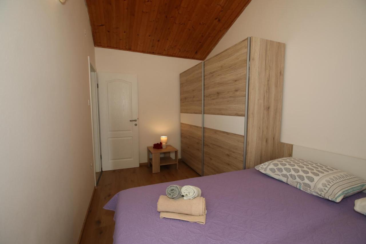Apartments Noemi Malinska Luaran gambar