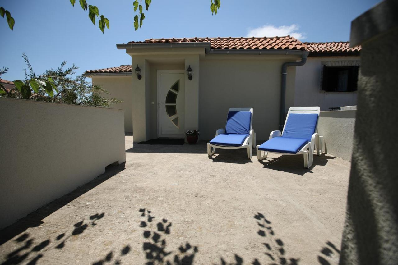 Apartments Noemi Malinska Luaran gambar