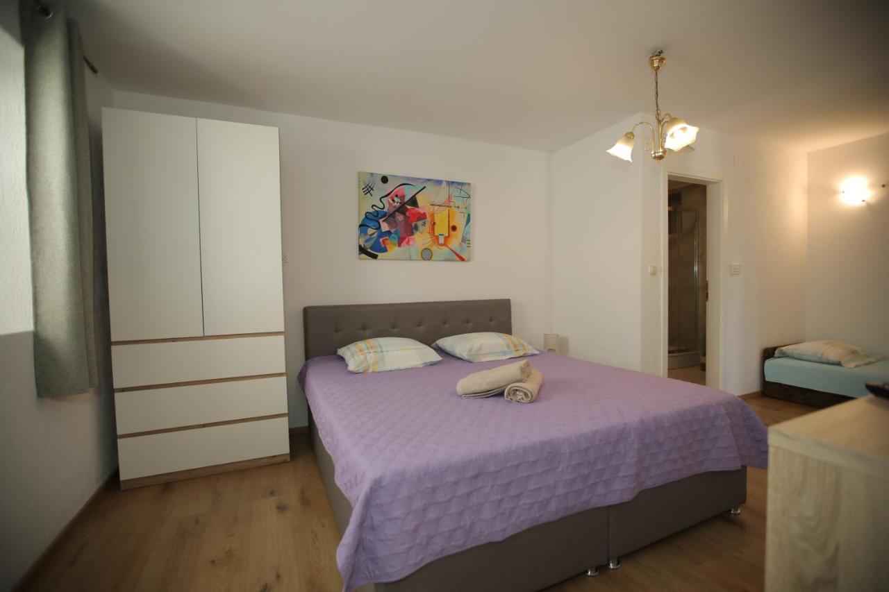 Apartments Noemi Malinska Luaran gambar