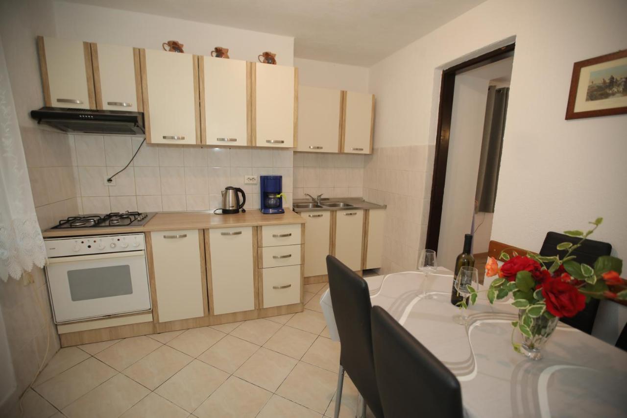 Apartments Noemi Malinska Luaran gambar